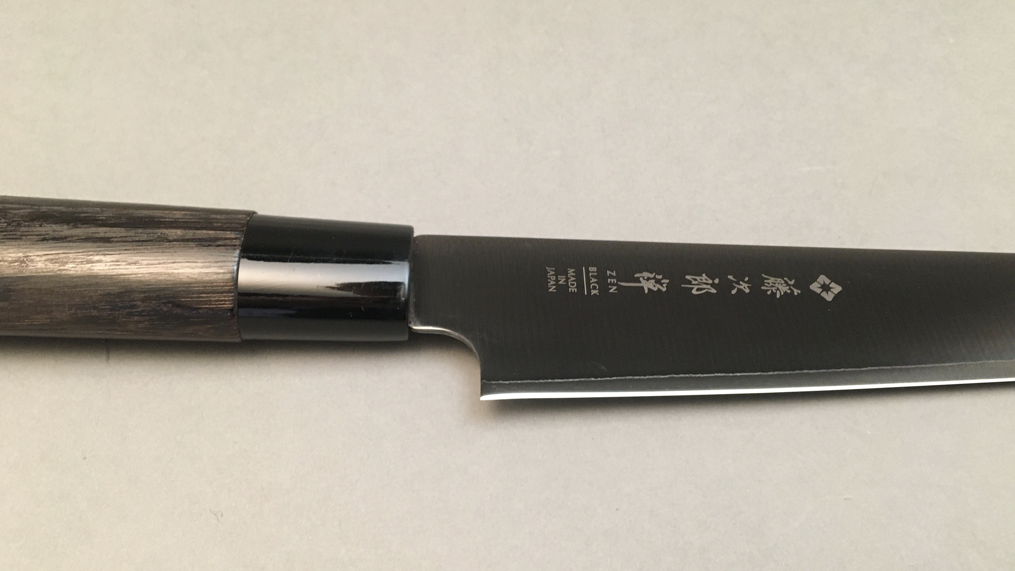 Couteau japonais Zen Black Tojiro Trancheur 21 cm
