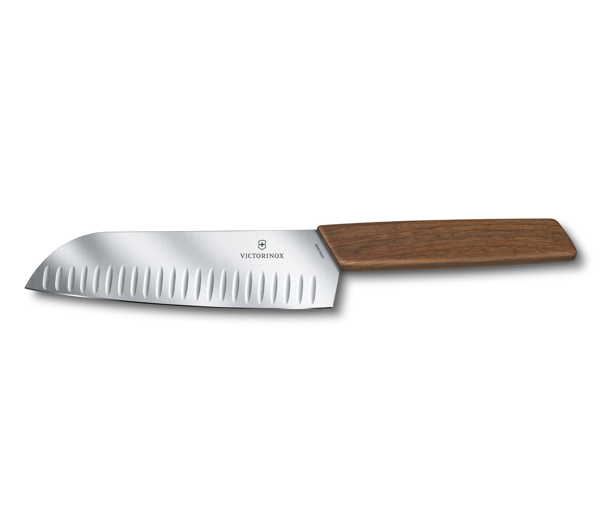 Couteau Santoku Victorinox Swiss Modern lame alvéolée 17 cm - manche noyer