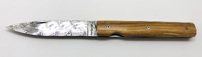 Couteau pliant par l'Atelier Perceval "Le Français" en olivier avec lame damas