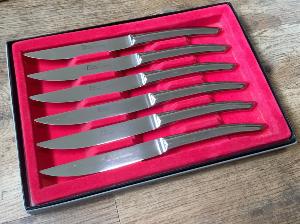 6 COUTEAUX DE TABLE THIERS - INOX BRILLANT FORGE FOREZIENNE
